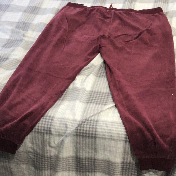 GUESS? Logo Velour sweat pants! Size XL - Picture 7 of 9